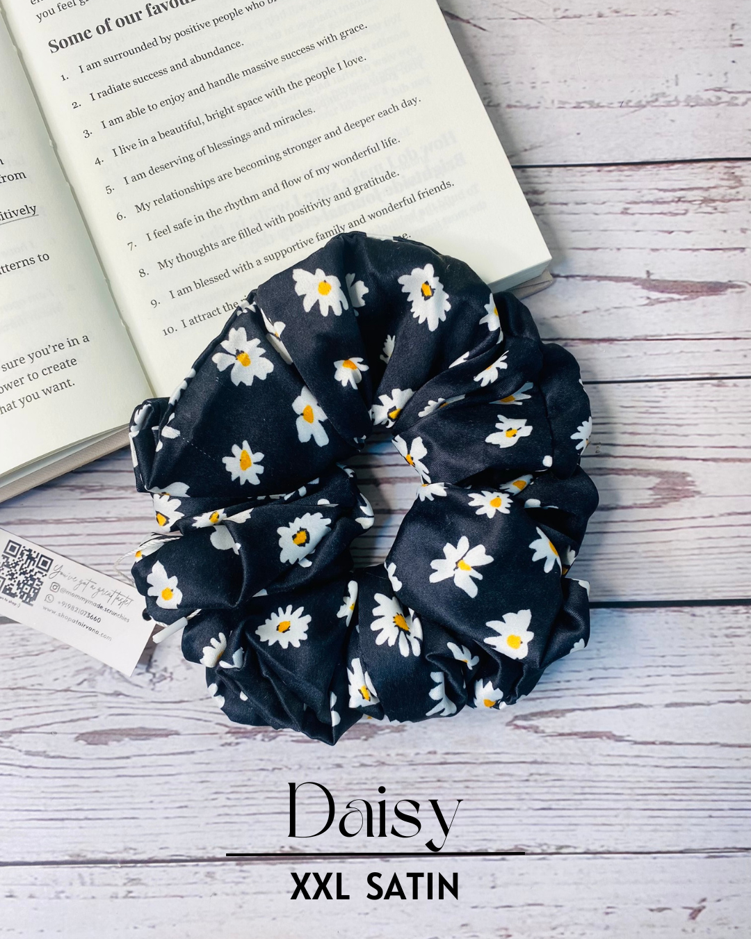 DAISY XXL SATIN SCRUNCHIE