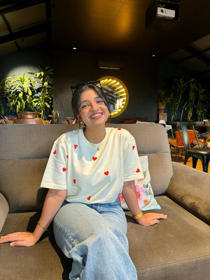 HEART ANTIQUE WHITE OVERSIZED TSHIRT